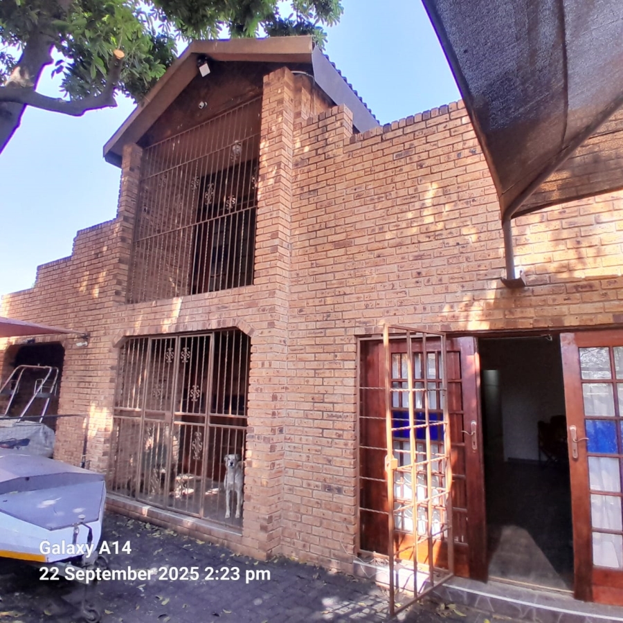 5 Bedroom Property for Sale in Bodorp North West